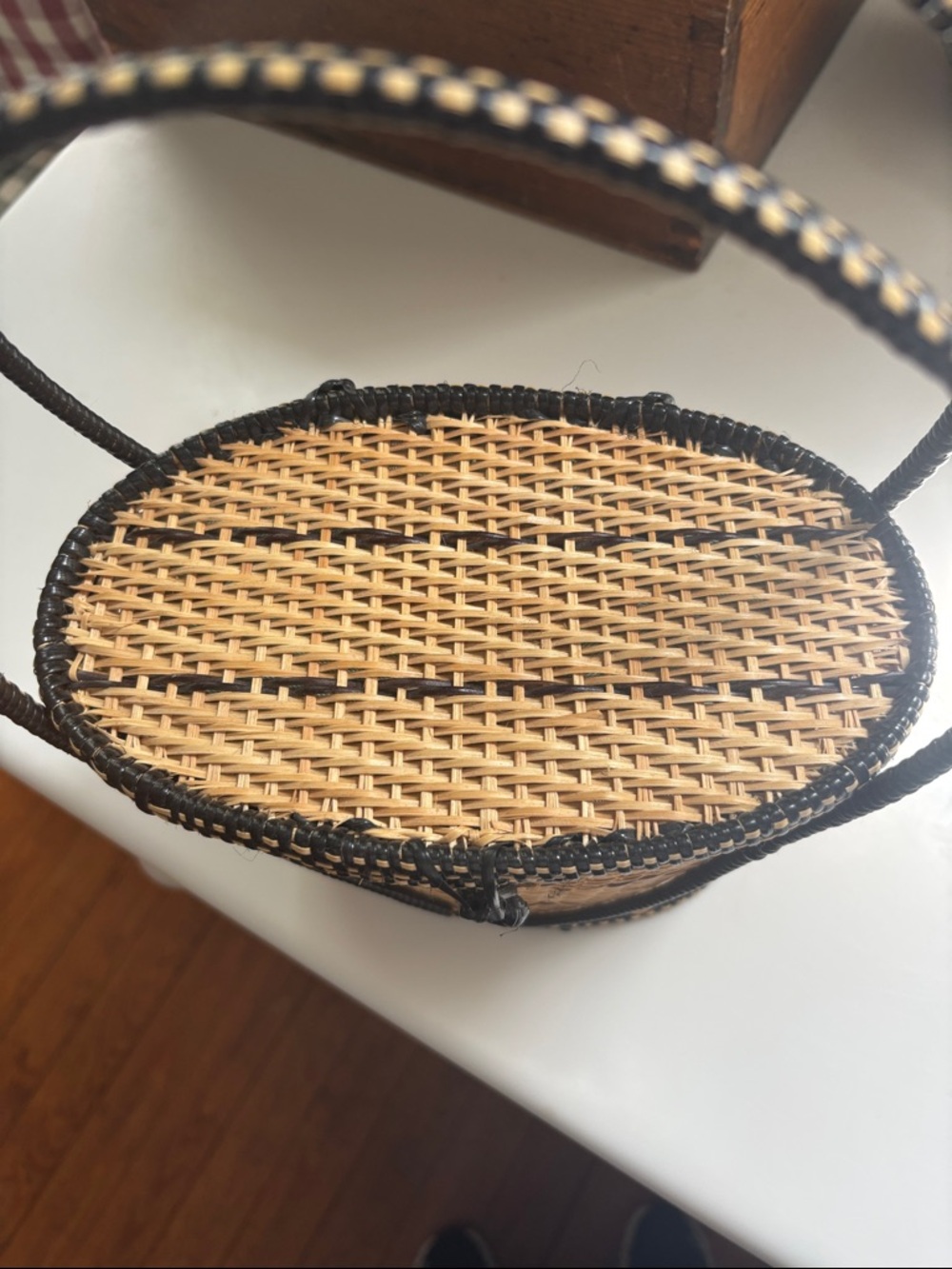 Hand woven Tommy Bahama basket bag. - Picture 4 of 7